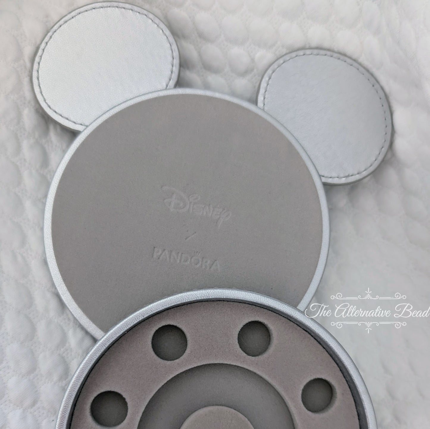 Disney x Pandora Disney 100 Collector's Box Jewelry Box by The Alternative Bead. Your official Disney x Pandora Retailer from Germany