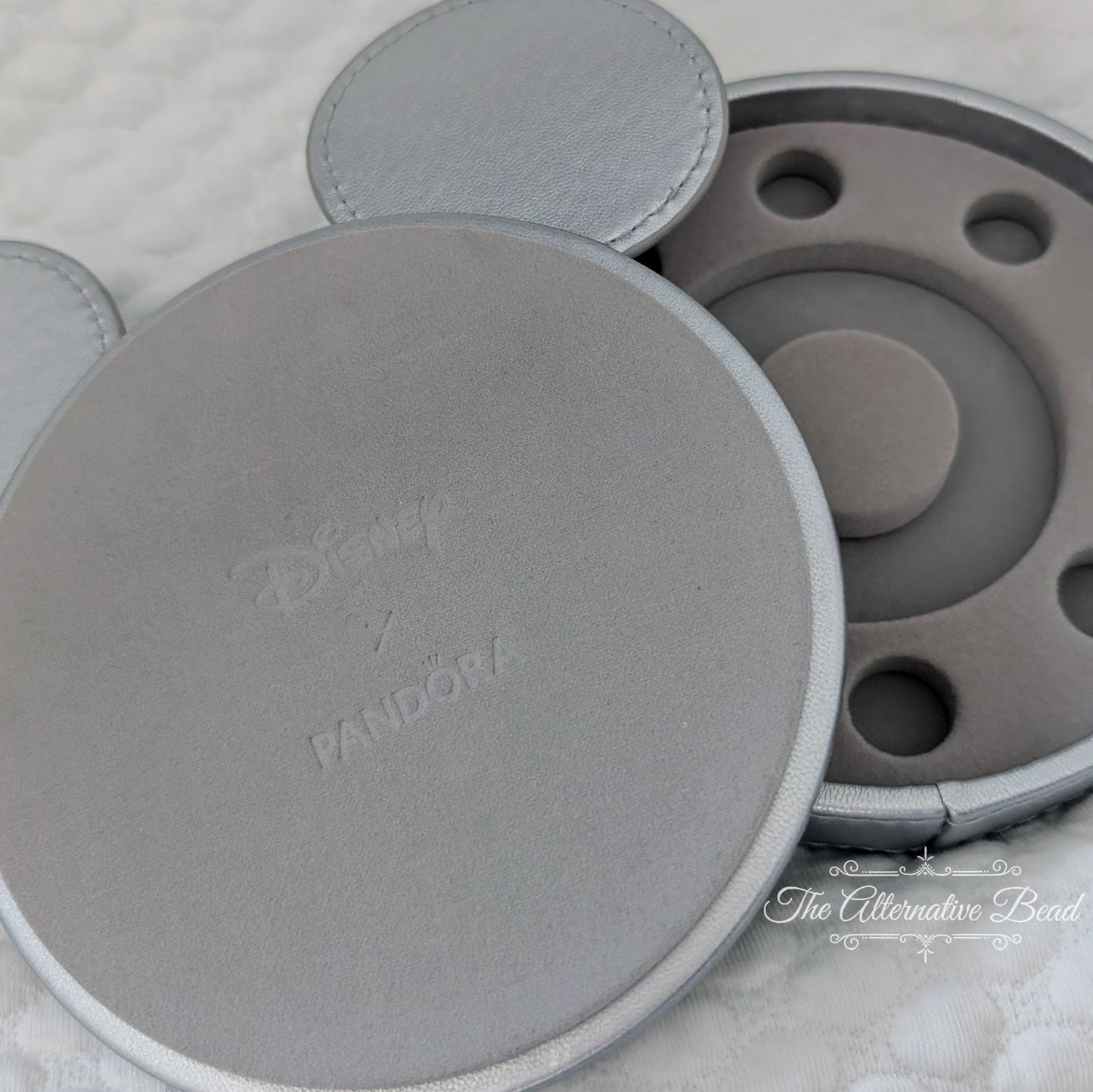 Disney x Pandora Disney 100 Collector's Box Jewelry Box by The Alternative Bead. Your official Disney x Pandora Retailer from Germany