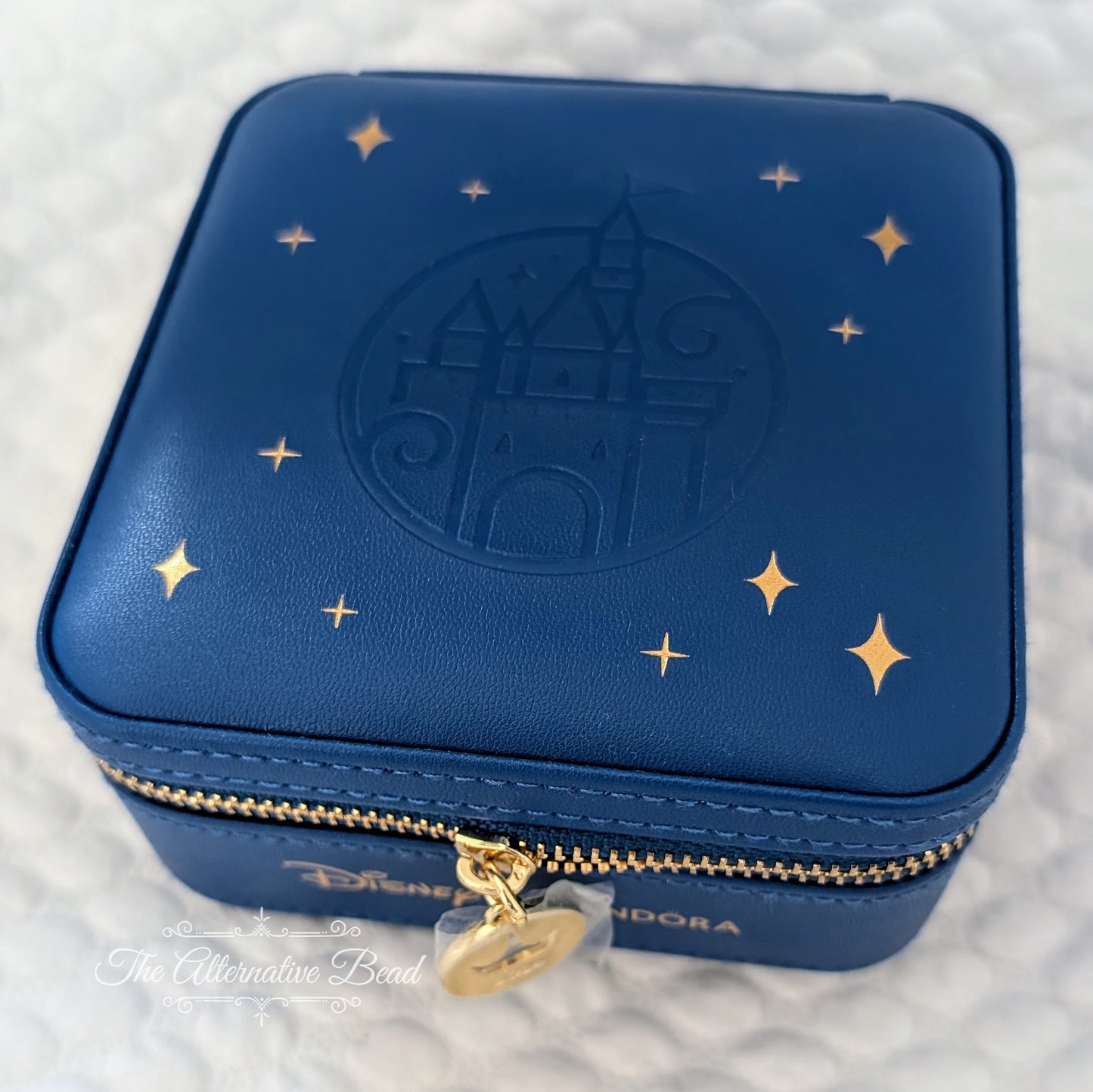 Disney x Pandora Princess Half Marathon 2024 Limited Jewelry Box Jewelry Box by The Alternative Bead. Your official Disney x Pandora Retailer from Germany