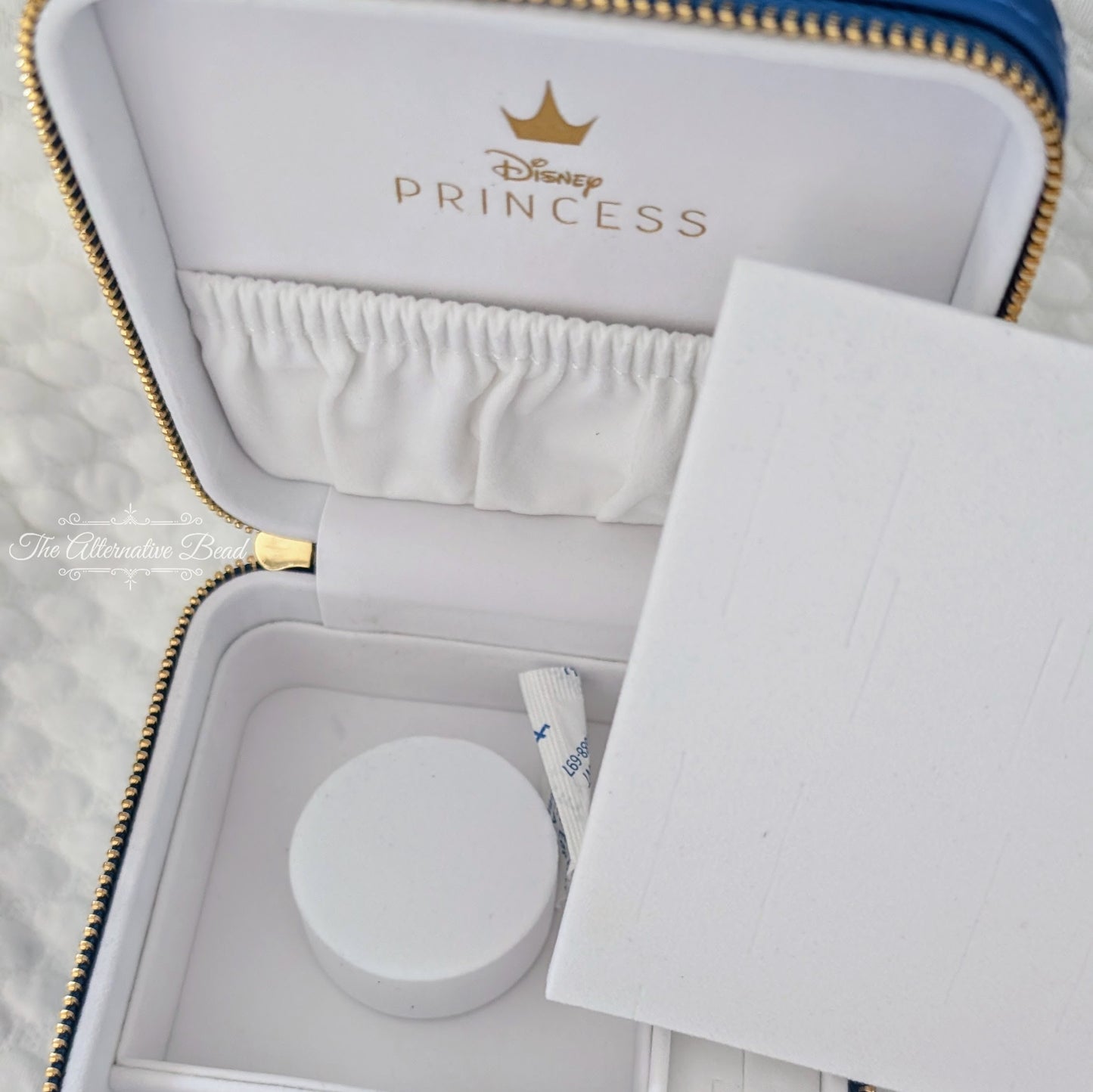 Disney x Pandora Princess Half Marathon 2024 Limited Jewelry Box Jewelry Box by The Alternative Bead. Your official Disney x Pandora Retailer from Germany