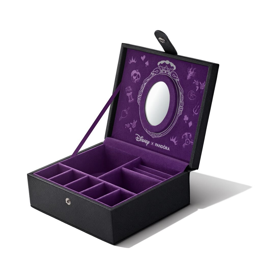 Disney x Pandora Disney Villains Exclusive Jewelry Case   Collectors Set by The Alternative Bead. Your official Disney x Pandora Retailer from Germany