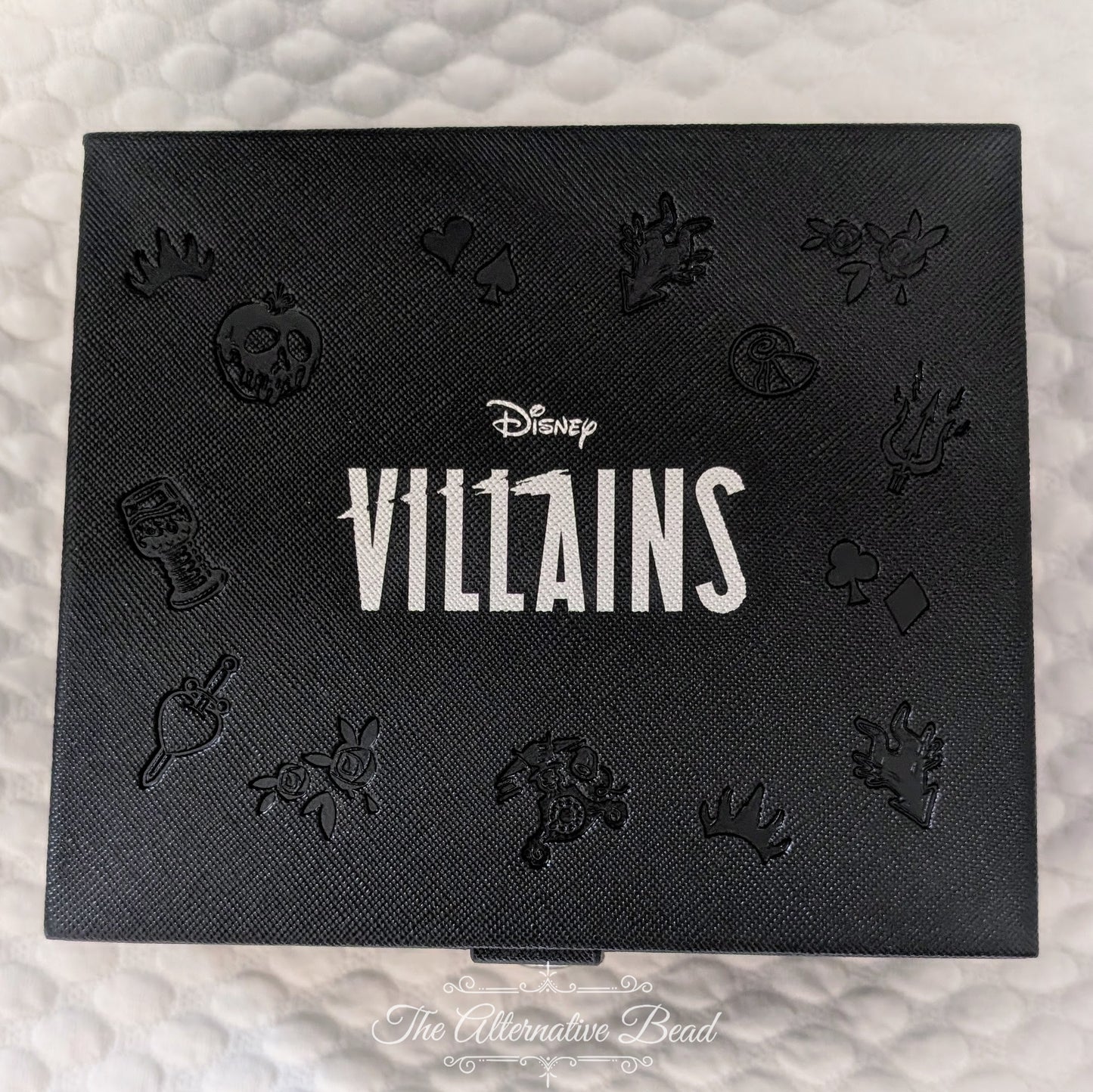Disney x Pandora Disney Villains Exclusive Jewelry Case Collectors Set by The Alternative Bead. Your official Disney x Pandora Retailer from Germany