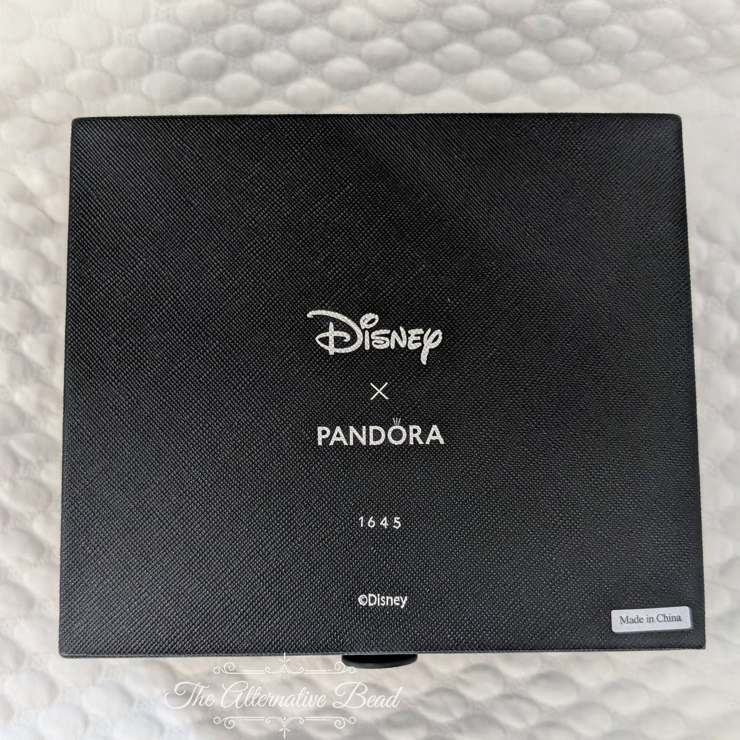 Disney x Pandora Disney Villains Exclusive Jewelry Case Collectors Set by The Alternative Bead. Your official Disney x Pandora Retailer from Germany