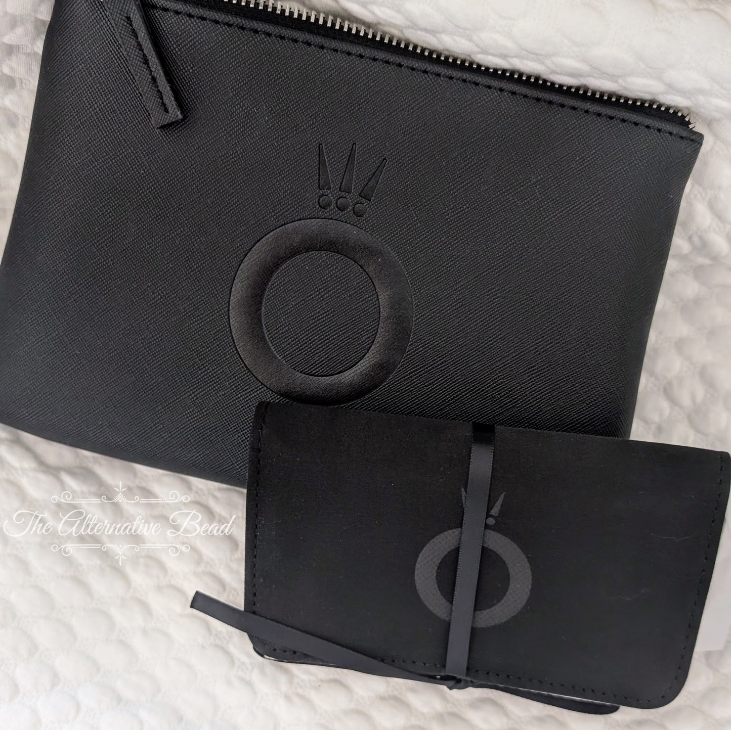 Pandora Zipper Clutch & Travel Jewelry Case Jewelry Box by The Alternative Bead. Your official Pandora Retailer from Germany