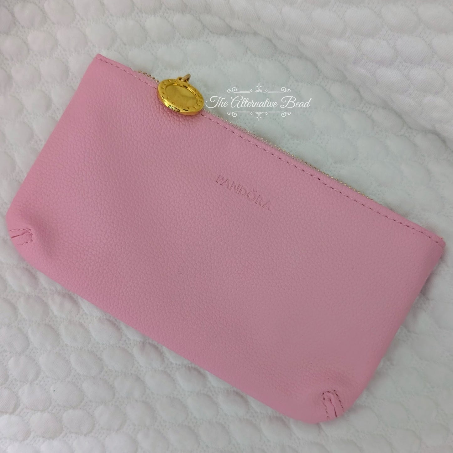 Pandora Pink Zipper / Cosmetics Pouch Jewelry Box by The Alternative Bead. Your official Pandora Retailer from Germany