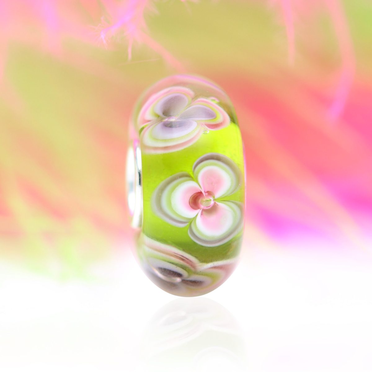 Ogerbeads Bead of the Month February – 2024 green; pink glass Bead by The Alternative Bead. Your official Ogerbeads Retailer from Germany