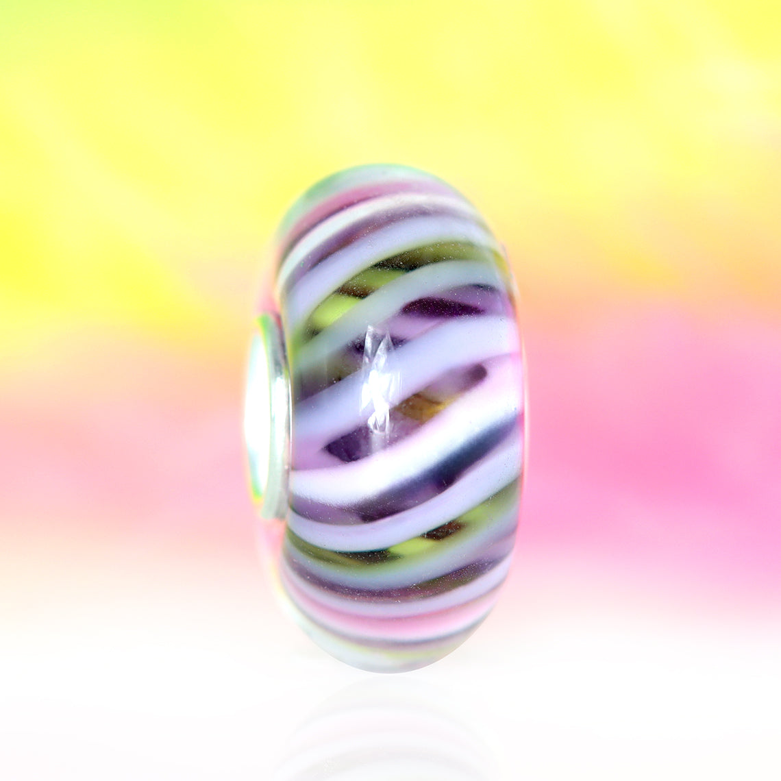 Ogerbeads Bead of the Month July – 2024 pink; green; purple glass Bead by The Alternative Bead. Your official Ogerbeads Retailer from Germany