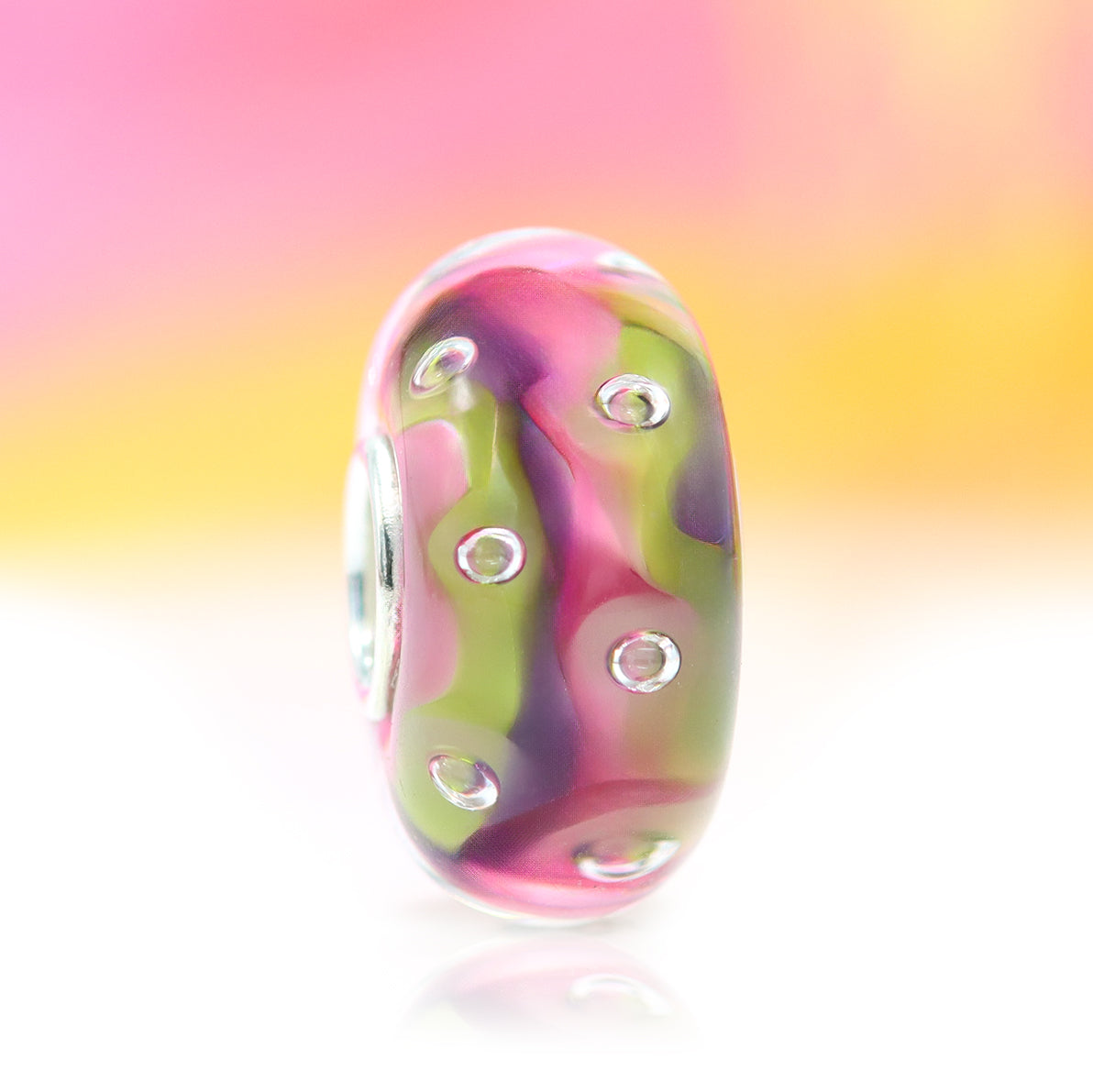 Ogerbeads Bead of the Month October – 2024 pink; green; purple glass Bead by The Alternative Bead. Your official Ogerbeads Retailer from Germany