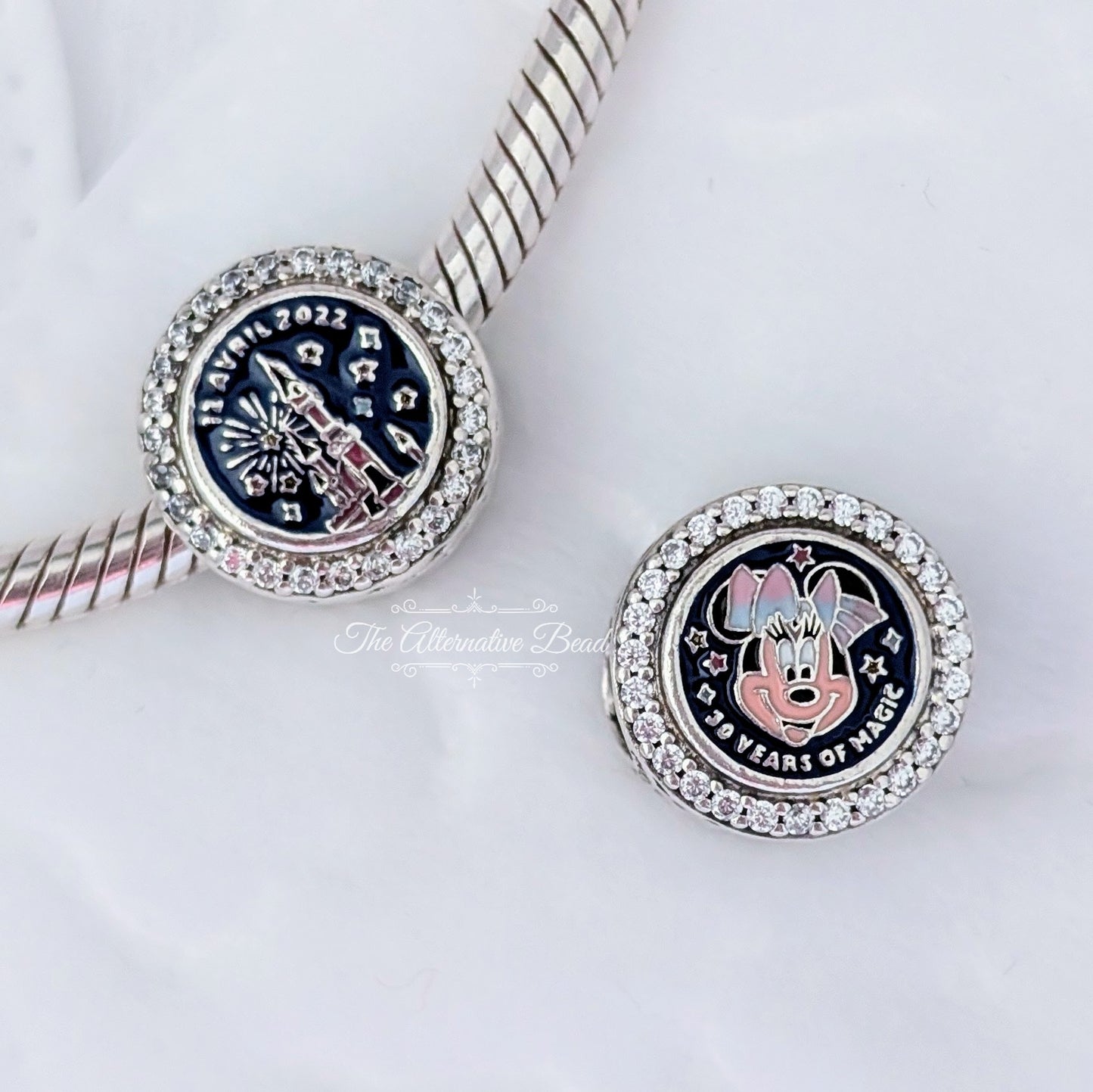 Disney x Pandora Disneyland Paris 30th Anniversary Minnie blue; silver sterling-silver; enamel Bead by The Alternative Bead. Your official Disney x Pandora Retailer from Germany