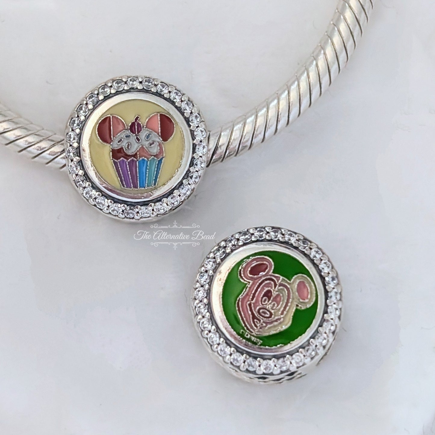 Disney x Pandora EPCOT Food & Wine Festival Set 2025 silver; blue; yellow sterling-silver; enamel Collectors Set by The Alternative Bead. Your official Disney x Pandora Retailer from Germany