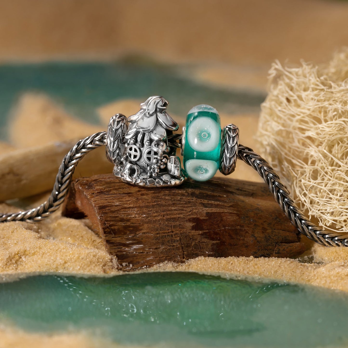 Elfbeads Emerald Lagoon Lotus Dream glass Bead by The Alternative Bead. Your official Elfbeads Retailer from Germany