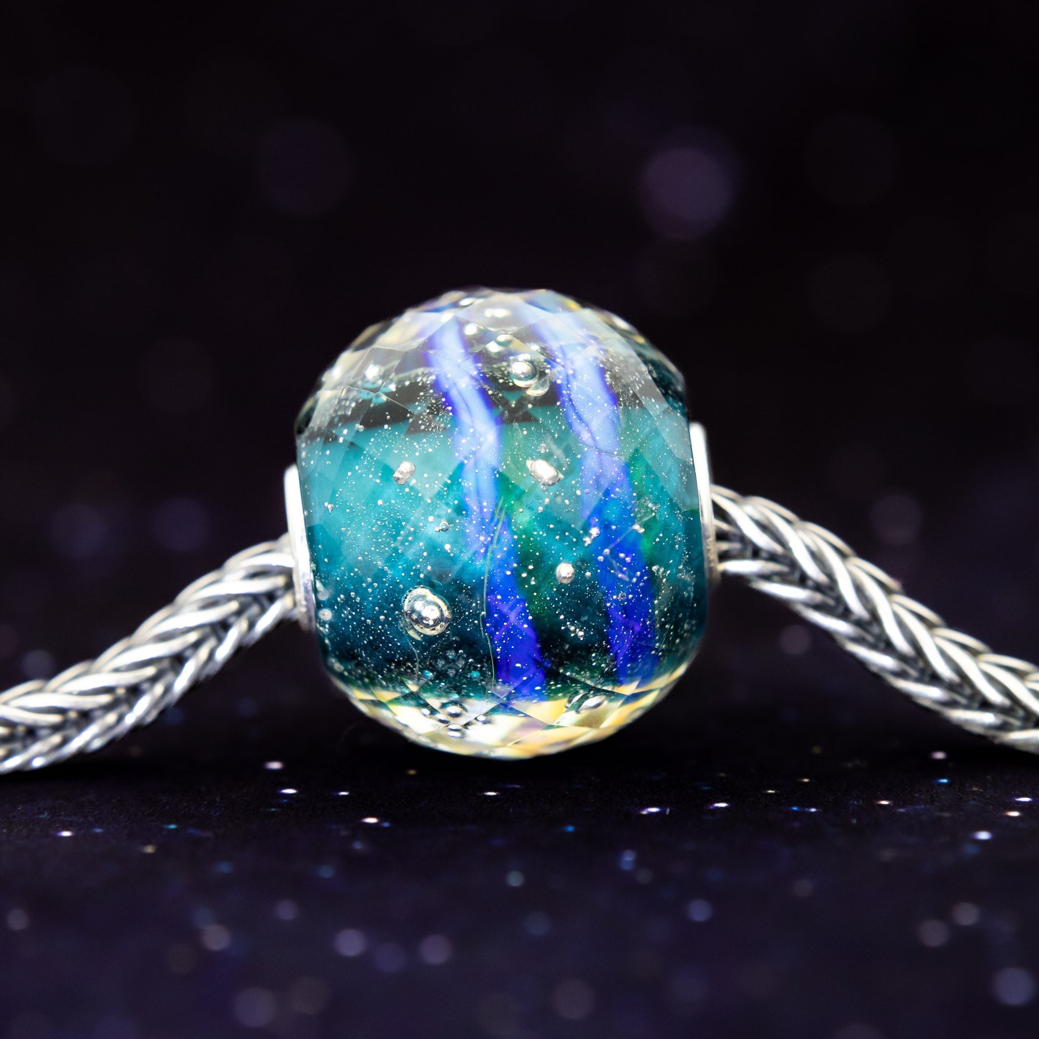 Elfbeads Emerald Ring Galaxy World Fractal  sterling-silver; glass Bead by The Alternative Bead. Your official Elfbeads Retailer from Germany