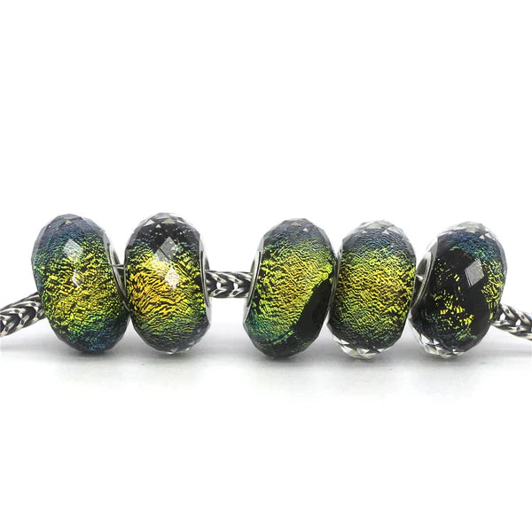 VIP-CHARMS Green Faceted Colorful 1pcs (JKG12-19) green glass Charm by The Alternative Bead. Your Official VIP-CHARMS Retailer from Germany