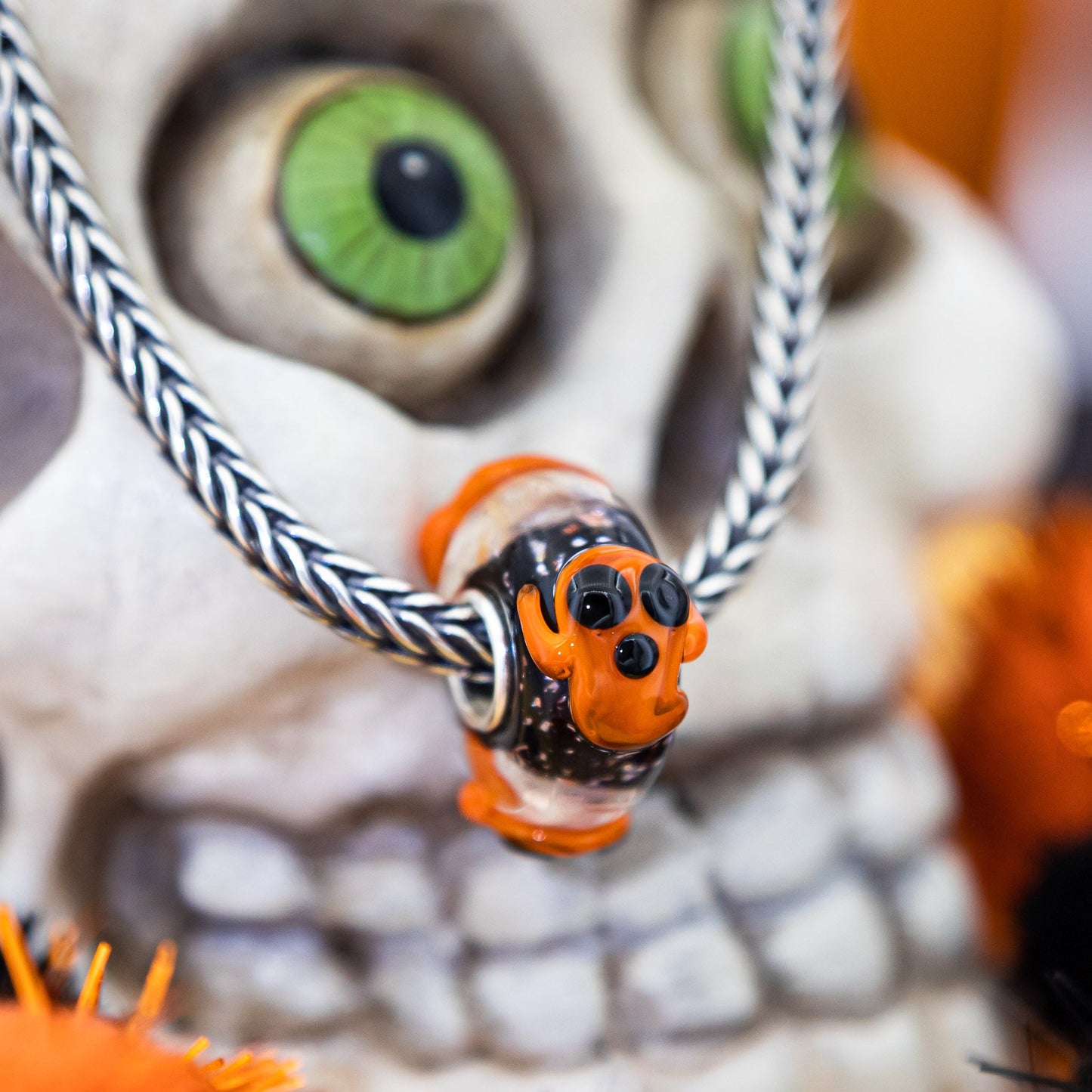 Elfbeads Spooktacular Pumpkin Ghost (G220917) glass Bead - The Alternative Bead official German Retailer. Buy 4 get 5 - free DHL Shipping for all orders above 150 ?