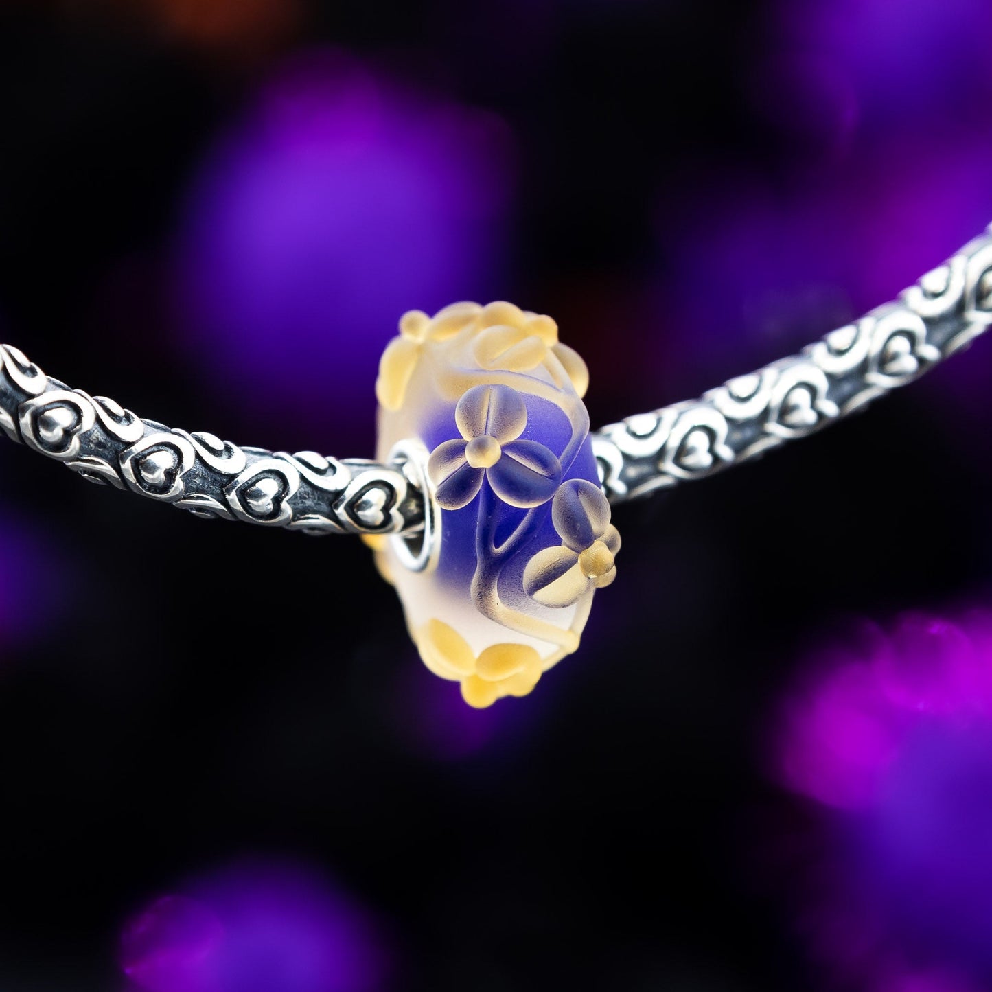 Elfbeads Beige Blue Flowertwig Frost (G220925) glass Bead - The Alternative Bead official German Retailer. Buy 4 get 5 - free DHL Shipping for all orders above 150 ?