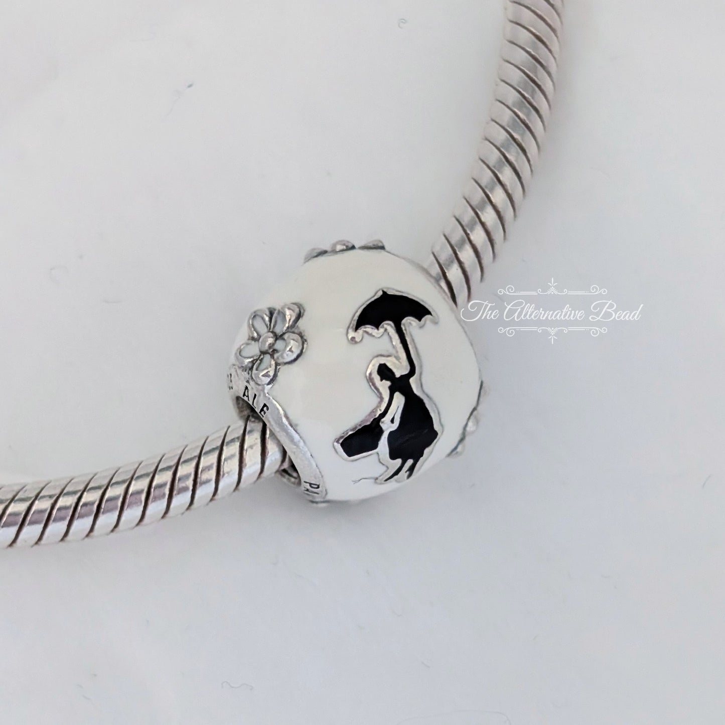 Disney x Pandora Mary Poppins Silhouette black; white sterling-silver Bead by The Alternative Bead. Your official Disney x Pandora Retailer from Germany