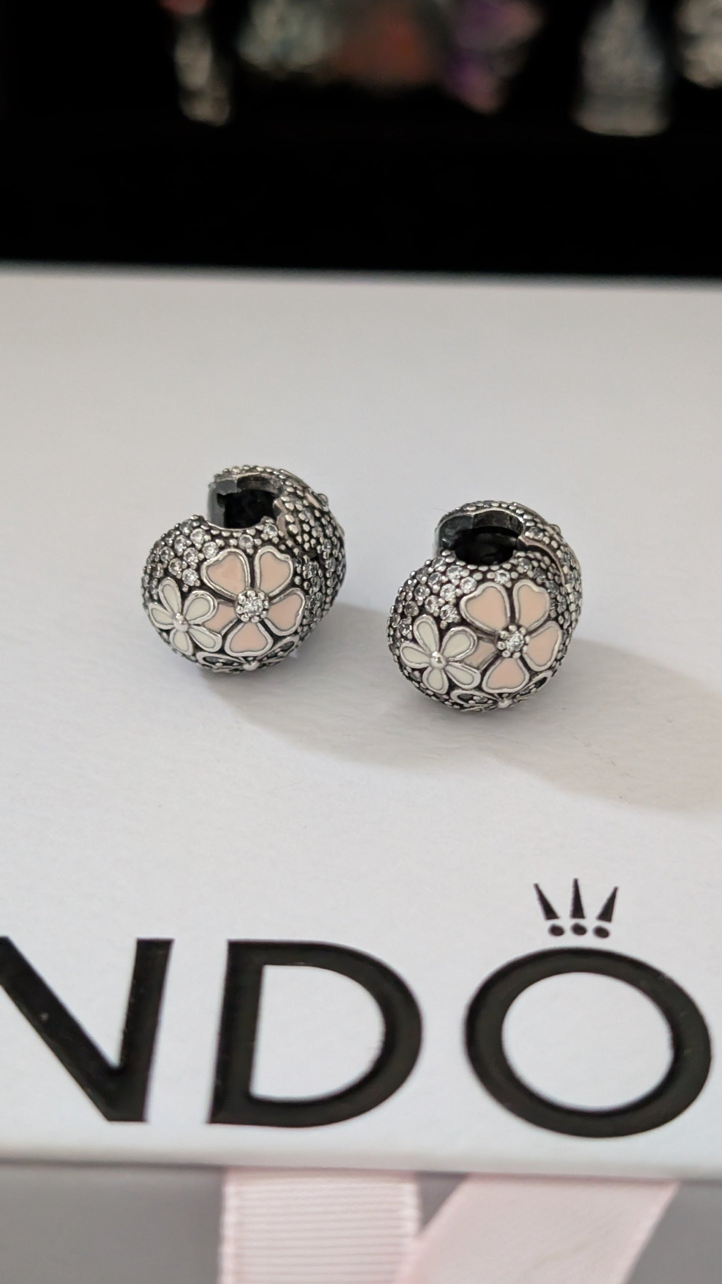 Pandora Poetic Blooms Clip floral; pink; white; silver sterling-silver Clip by The Alternative Bead. Your official Pandora Retailer from Germany