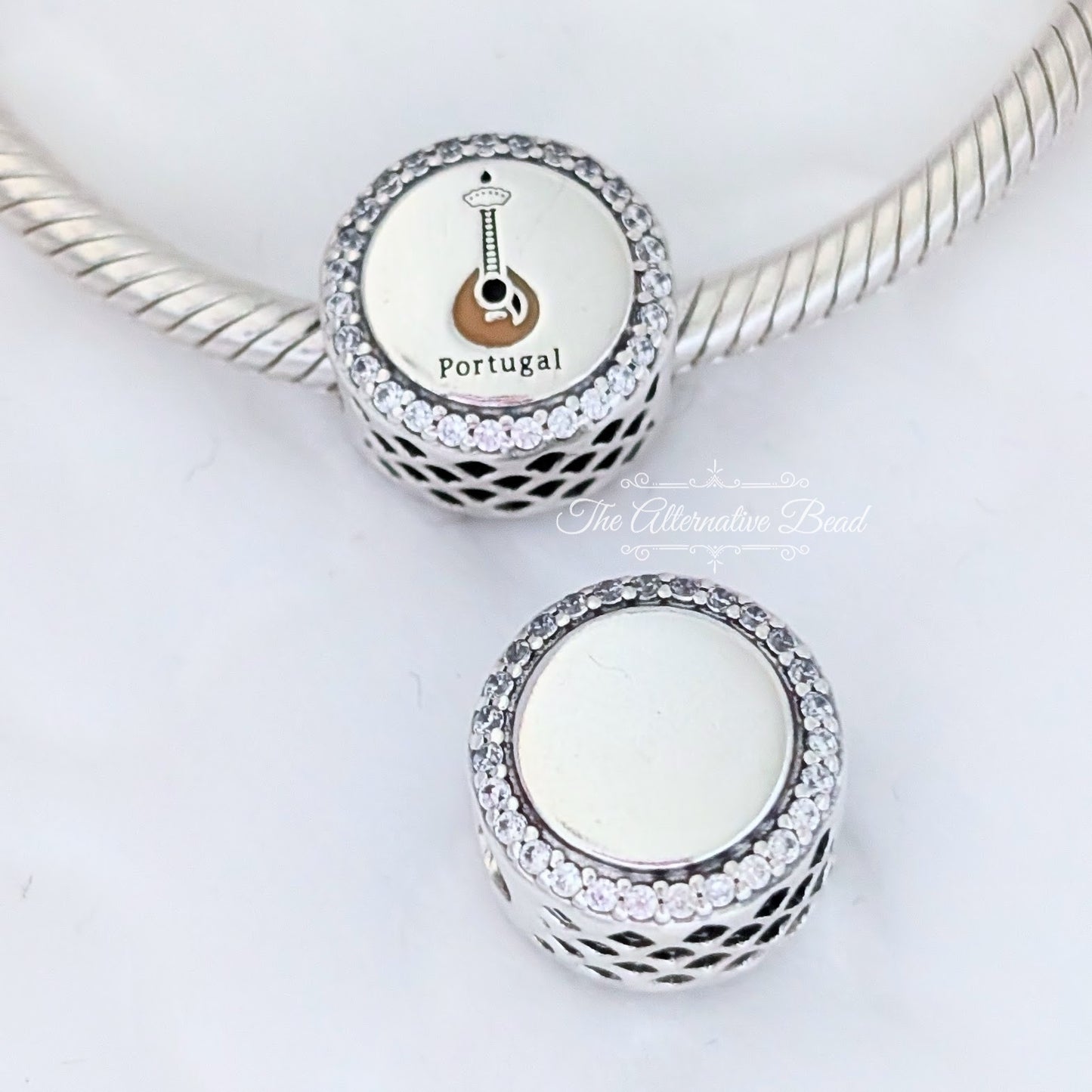 Pandora Traditional Portuguese Fado Guitar bronze sterling-silver Bead by The Alternative Bead. Your official Pandora Retailer from Germany
