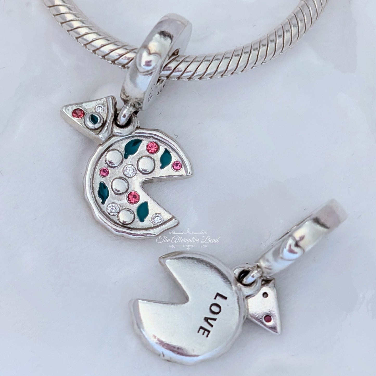 Pandora Passion for Pizza Dangle blue; green; red sterling-silver; enamel Dangle by The Alternative Bead. Your official Pandora Retailer from Germany