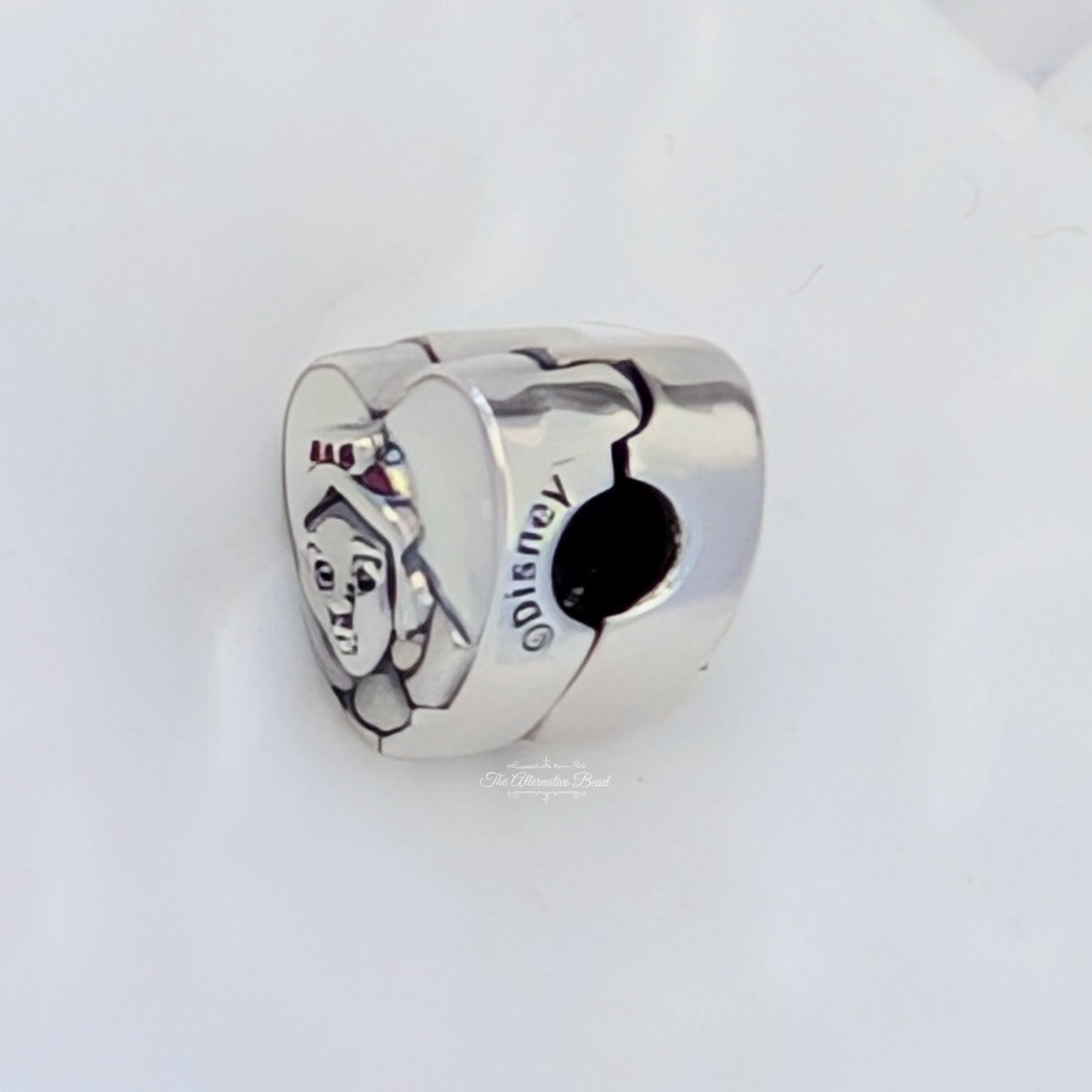 Disney x Pandora Snow White Clip red; silver; white sterling-silver; enamel Clip by The Alternative Bead. Your official Disney x Pandora Retailer from Germany