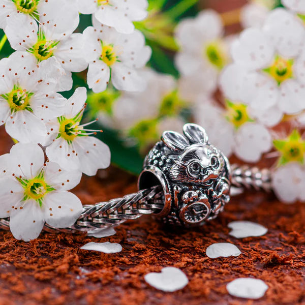 VIP-CHARMS White Rabbit Bead Charm silver sterling-silver Bead by The Alternative Bead. Your official VIP-CHARMS Retailer from Germany