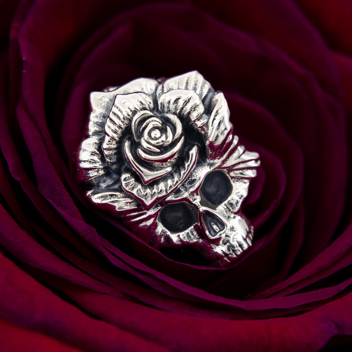 Elfbeads Rose Skull (S221001) silver sterling-silver Bead - The Alternative Bead official German Retailer. Buy 4 get 5 - free DHL Shipping for all orders above 150 ?