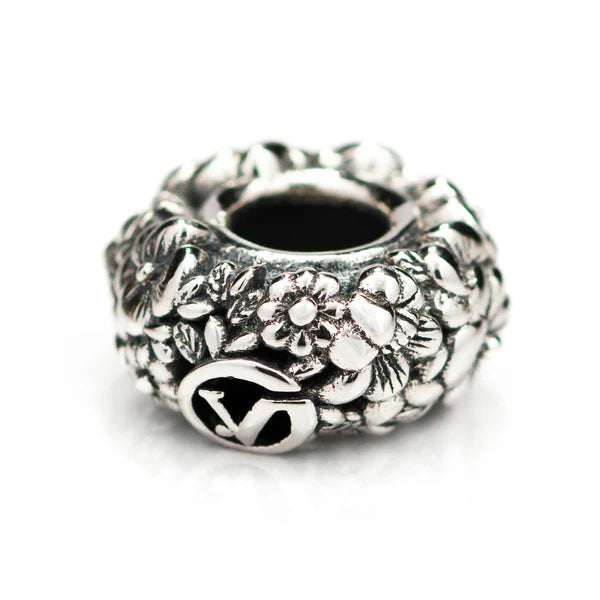 VIP-CHARMS Beautiful Violets Charm (ME0050) silver sterling-silver Charm by The Alternative Bead. Your Official VIP-CHARMS Retailer from Germany