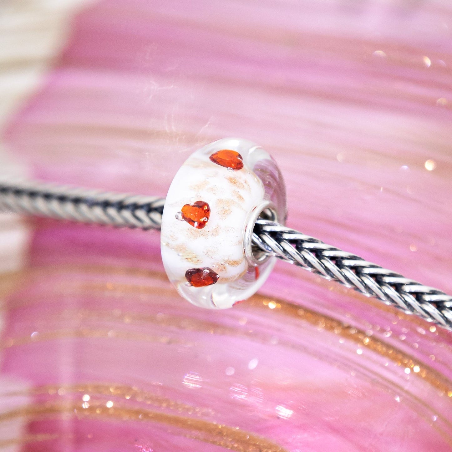 Elfbeads Winter Hearts () glass Bead - The Alternative Bead official German Retailer. Buy 4 get 5 - free DHL Shipping for all orders above 150 ?