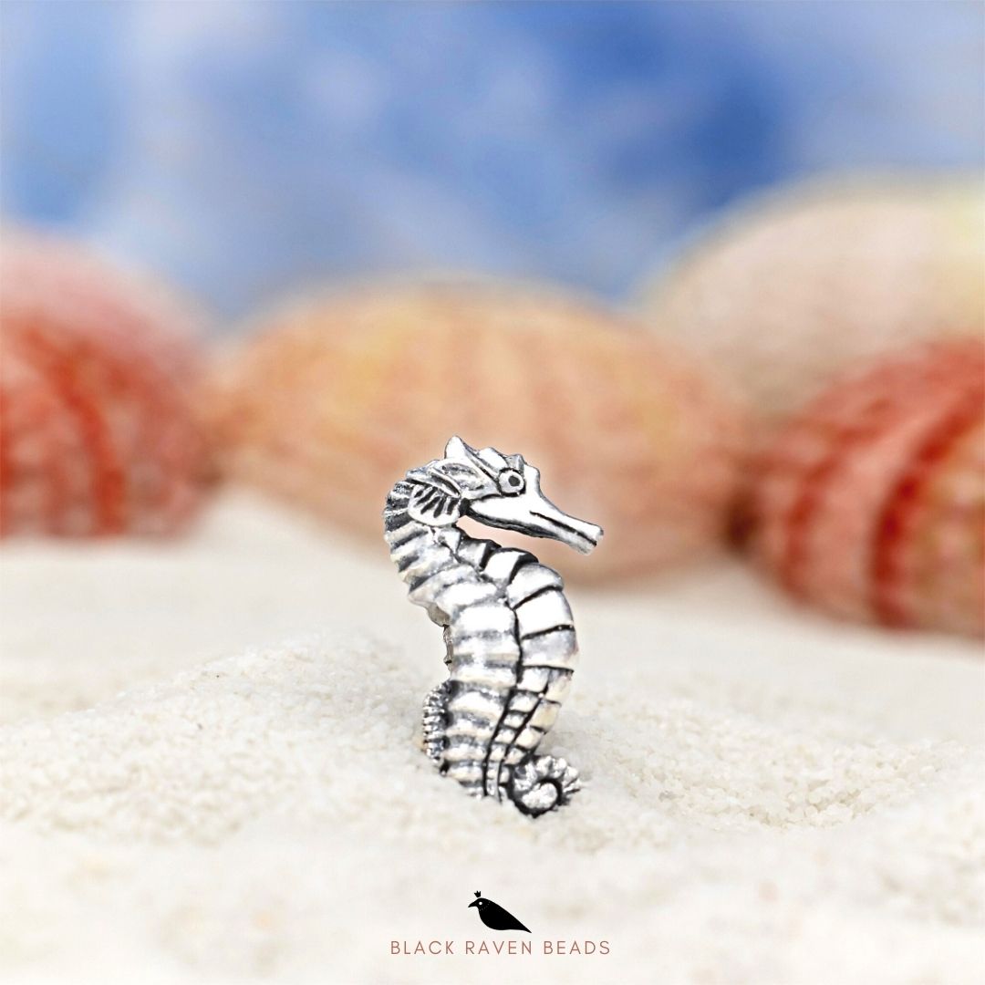 Black Raven Beads Faithful Seahorse silver sterling-silver Charm by The Alternative Bead. Your official Black Raven Beads Retailer from Germany