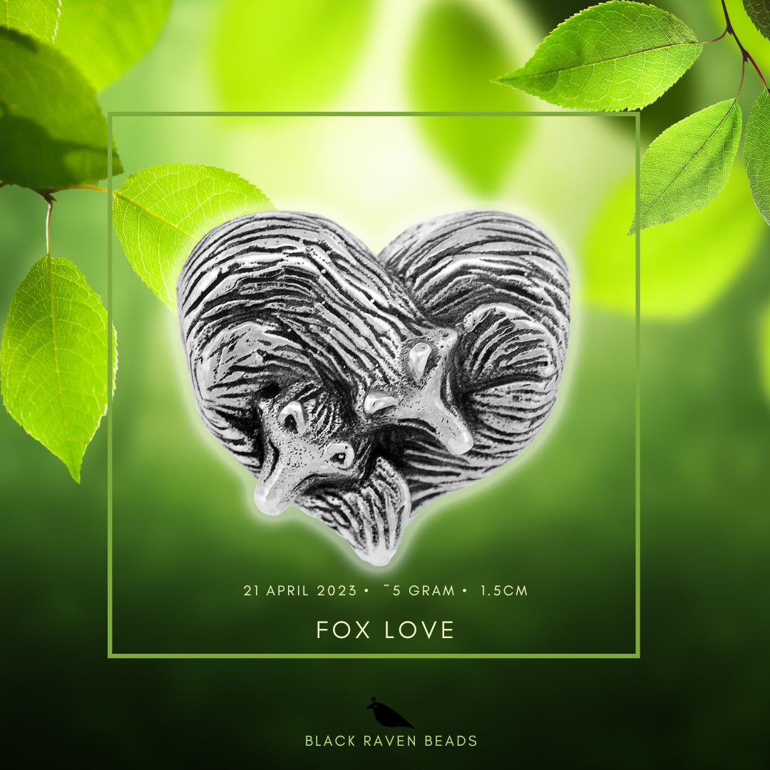 Black Raven Beads Fox Love silver sterling-silver Charm by The Alternative Bead. Your official Black Raven Beads Retailer from Germany