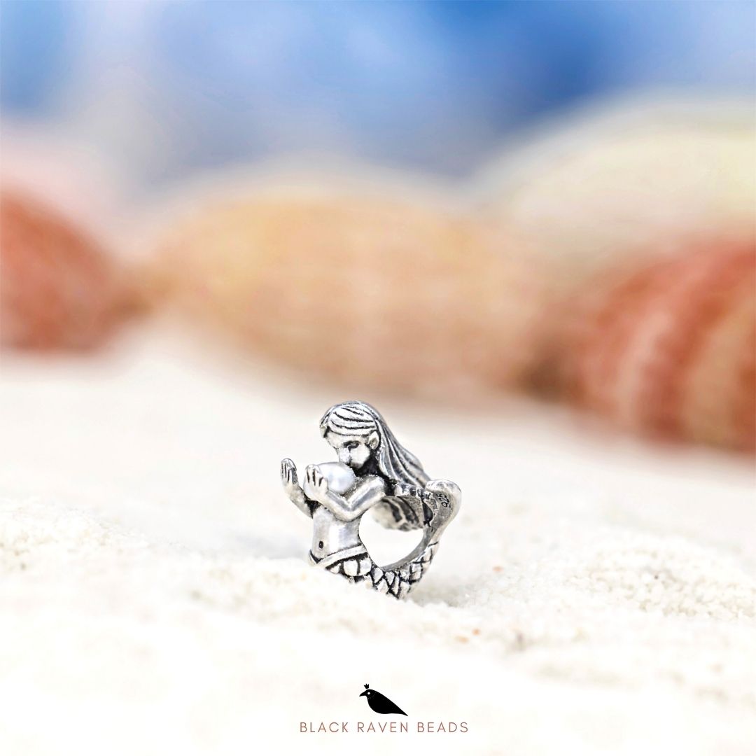 Black Raven Beads Mermaid's Treasure silver sterling-silver Charm by The Alternative Bead. Your official Black Raven Beads Retailer from Germany