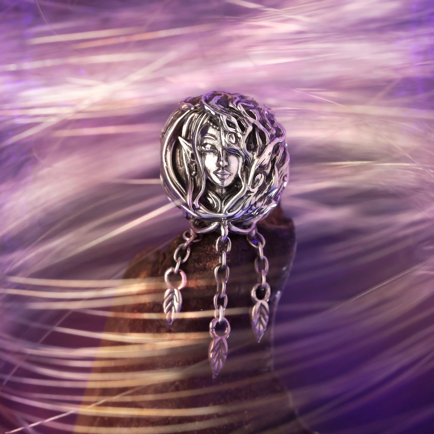 Elfbeads Light Prevails (S2403M01) silver sterling-silver Charm - The Alternative Bead official German Retailer. Buy 4 get 5 - free DHL Shipping for all orders above 150€