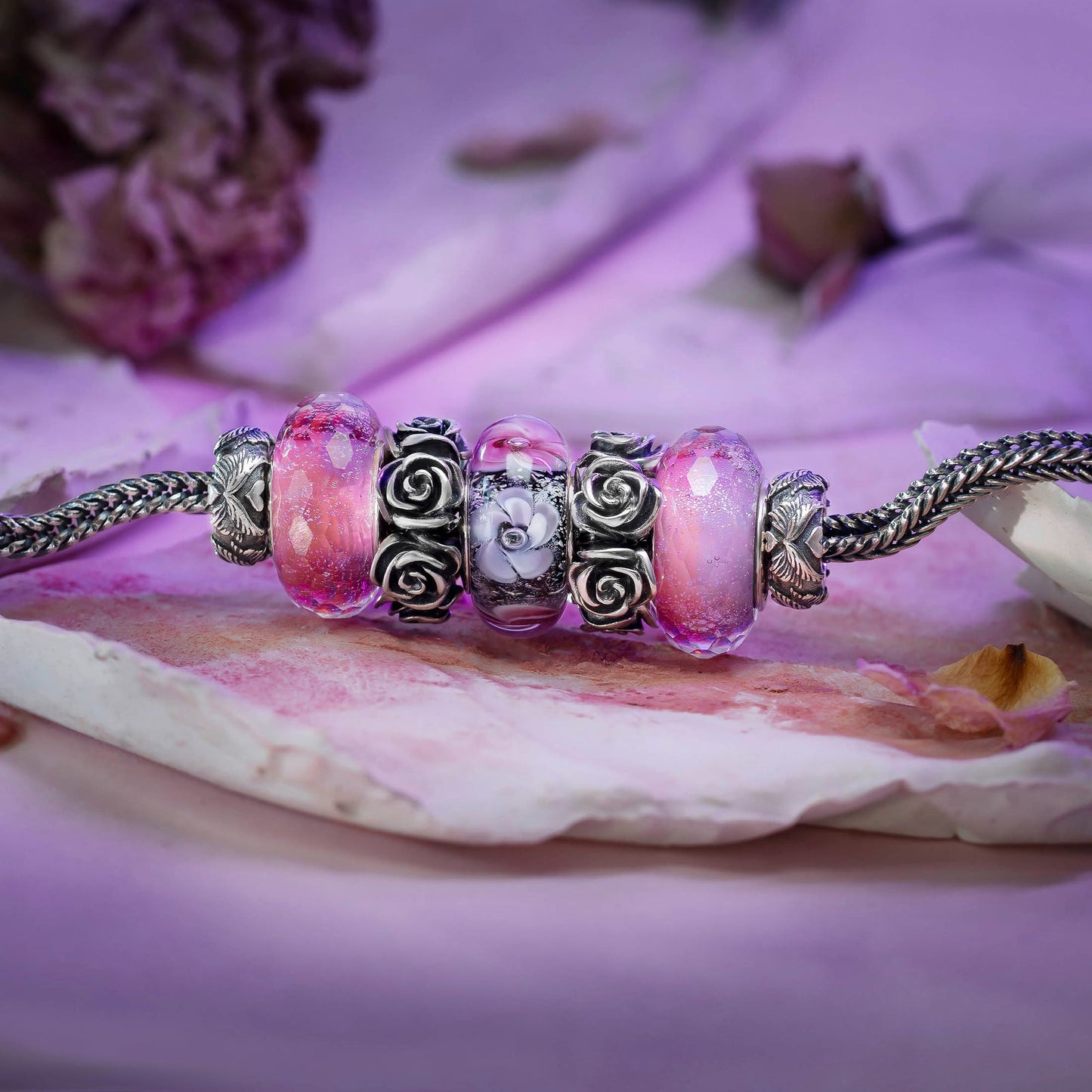 Elfbeads Candy Valentine Fractal (G241213) silver glass Charm - The Alternative Bead official German Retailer. Buy 4 get 5 - free DHL Shipping for all orders above 150€