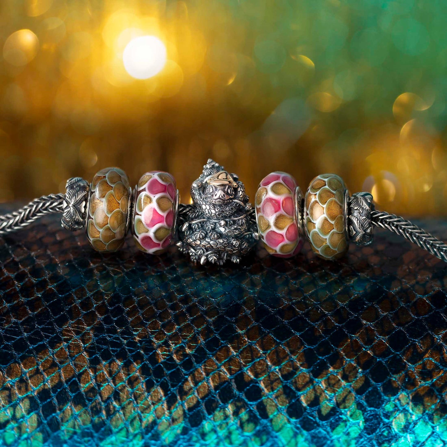 Elfbeads Imperial Passion Scales (G241209) silver glass Charm - The Alternative Bead official German Retailer. Buy 4 get 5 - free DHL Shipping for all orders above 150€