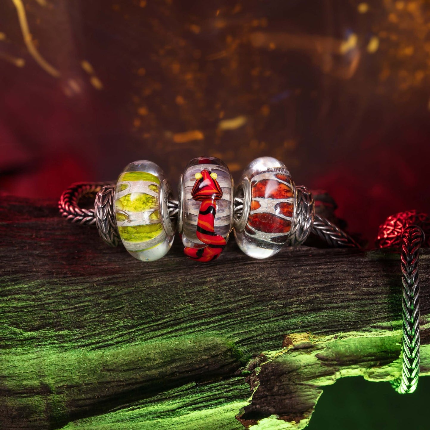 Elfbeads Coral Snakeskin (G241008) glass Charm - The Alternative Bead official German Retailer. Buy 4 get 5 - free DHL Shipping for all orders above 150€