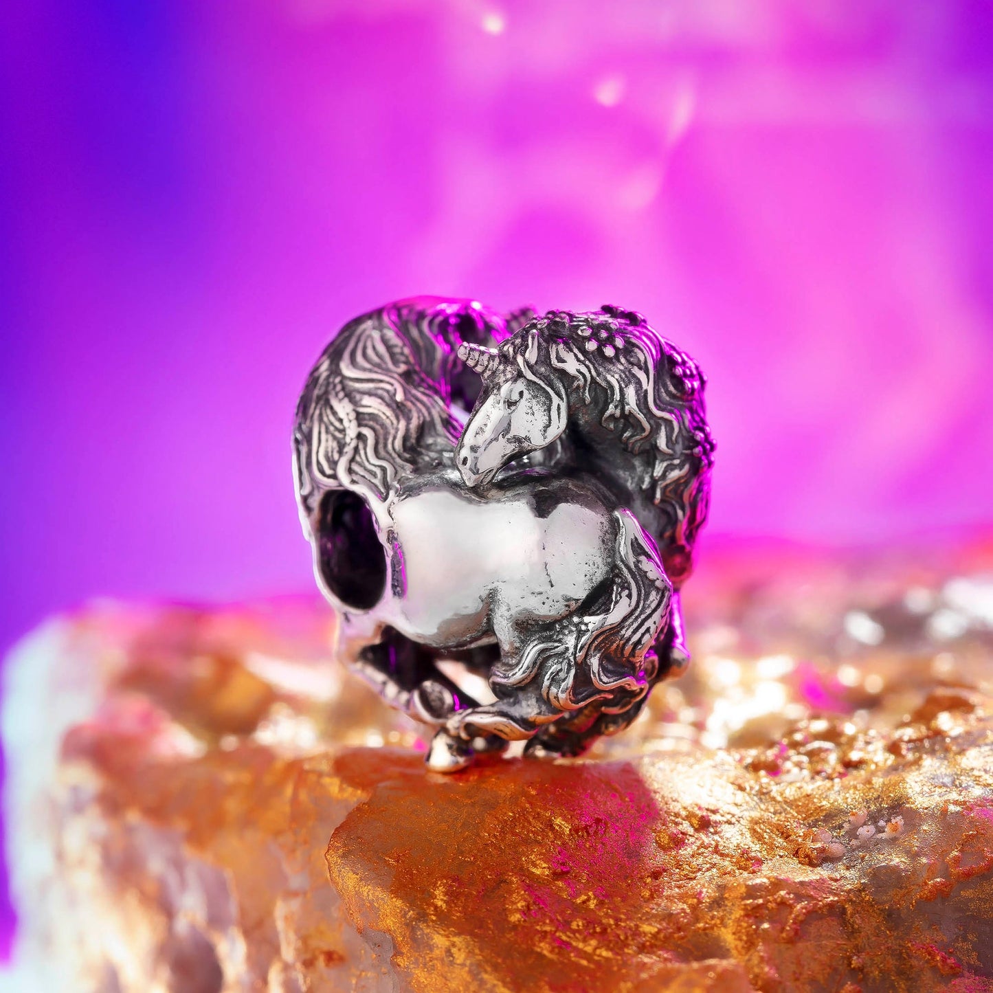 Elfbeads The Unicorns (S2410M11) silver glass Charm - The Alternative Bead official German Retailer. Buy 4 get 5 - free DHL Shipping for all orders above 150€