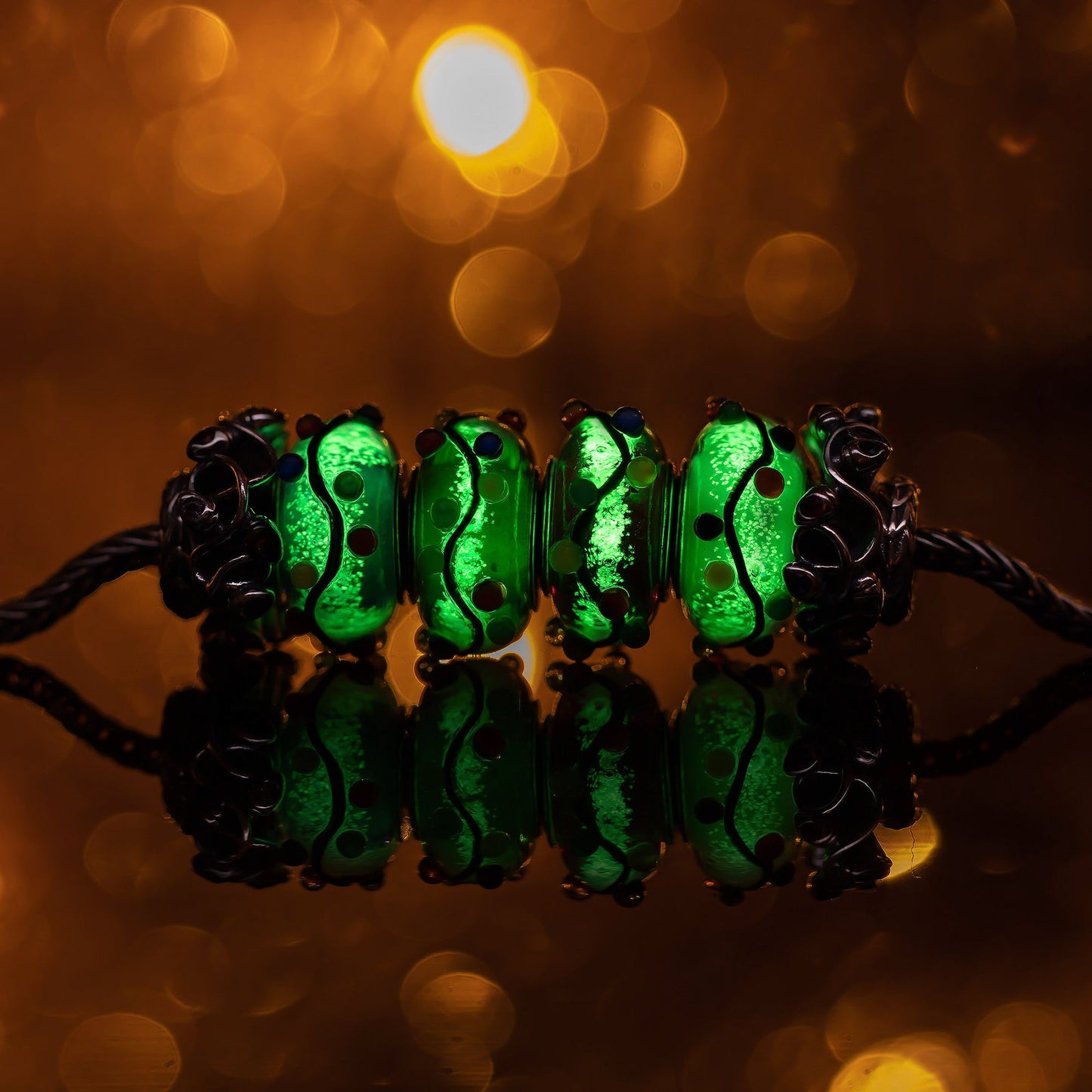 Elfbeads Christmas Lights Starlight Red glass Bead by The Alternative Bead. Your official Elfbeads Retailer from Germany