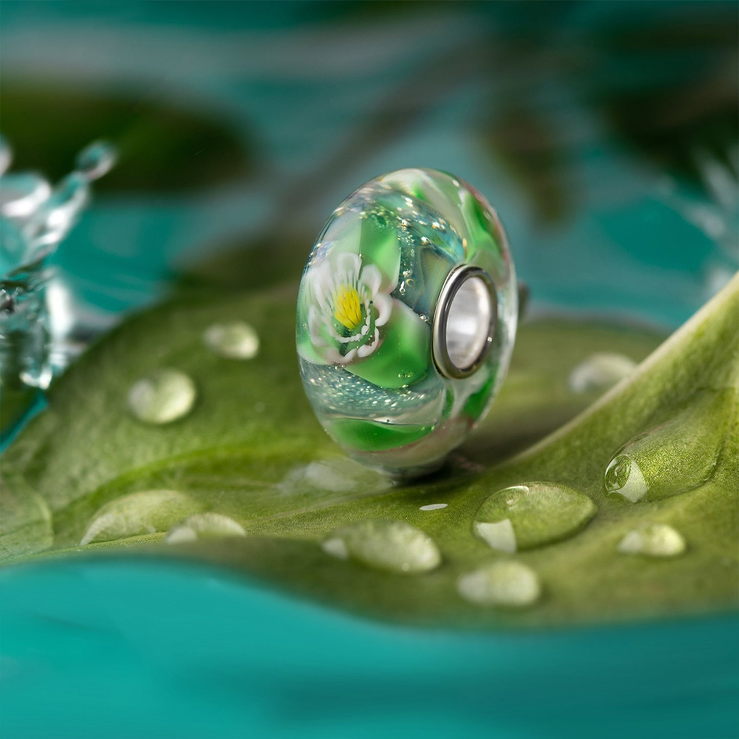 Elfbeads Sea Pondflower glass Bead by The Alternative Bead. Your official Elfbeads Retailer from Germany