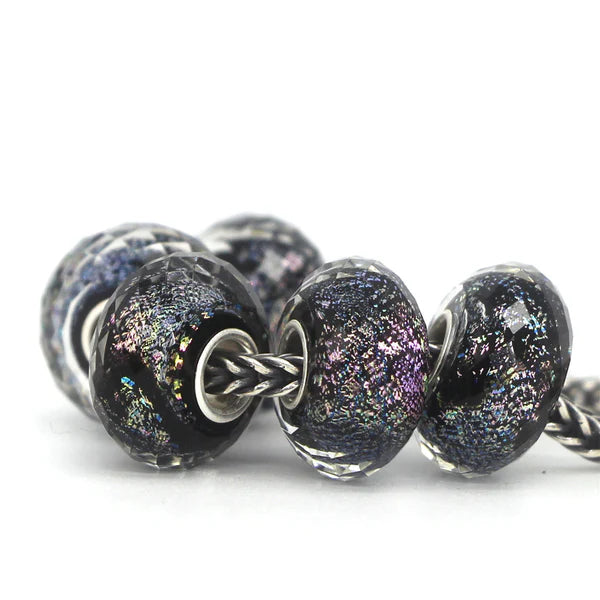 VIP-CHARMS Faceted Colorful Foil Charm 1pcs multicolor glass Bead by The Alternative Bead. Your official VIP-CHARMS Retailer from Germany