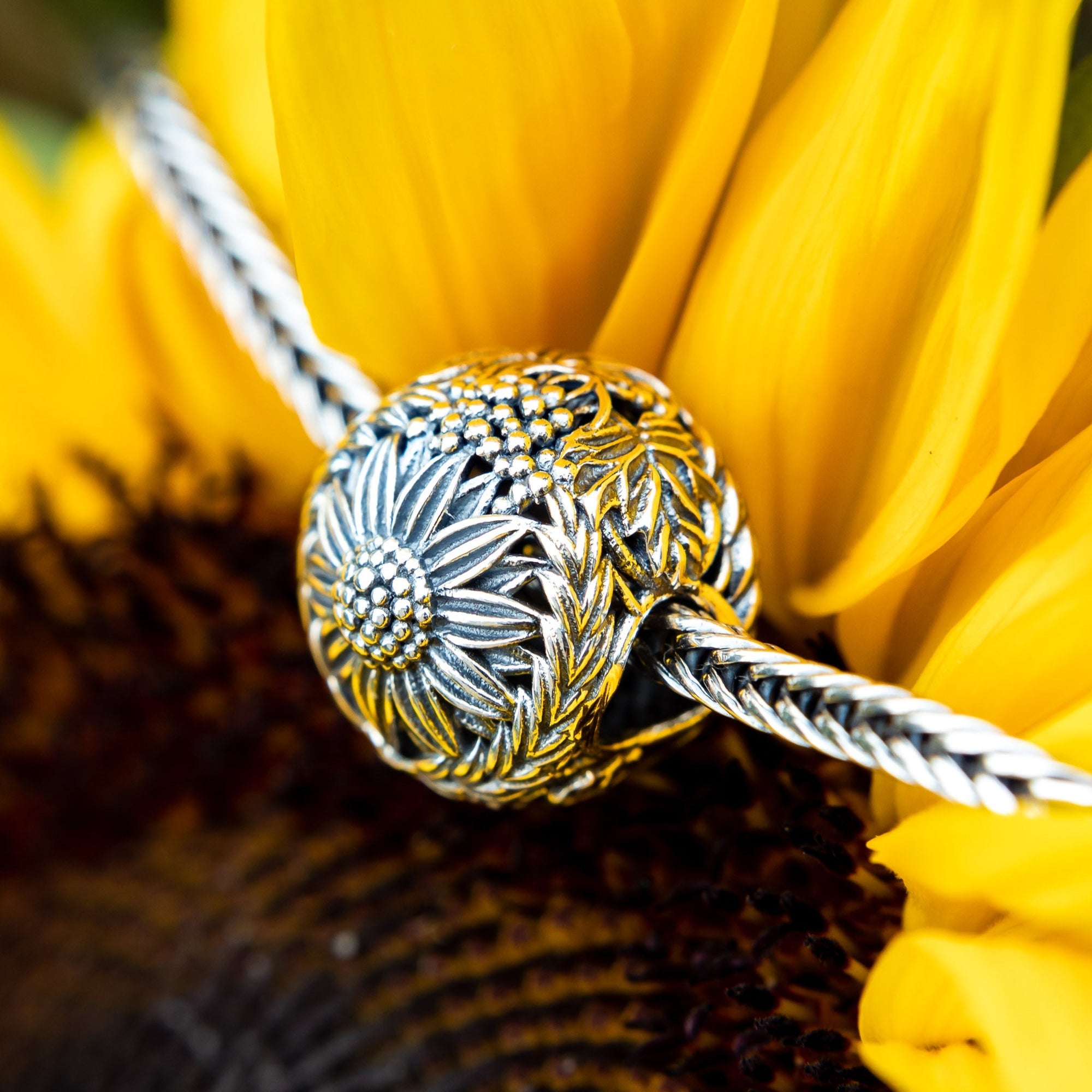 Elfbeads Peaceful Earth silver sterling-silver Bead by The Alternative Bead. Your official Elfbeads Retailer from Germany