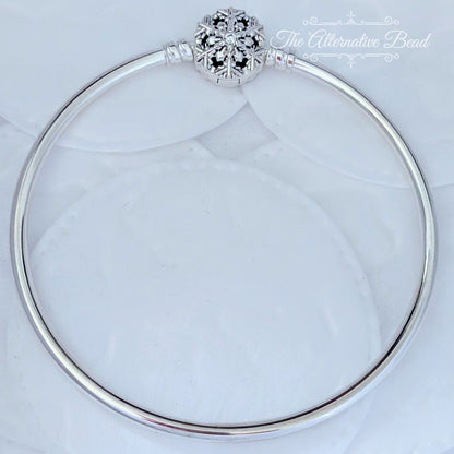 Pandora Moments Sparkling Snowflake Clasp Bangle silver sterling-silver Bangle by The Alternative Bead. Your official Pandora Retailer from Germany