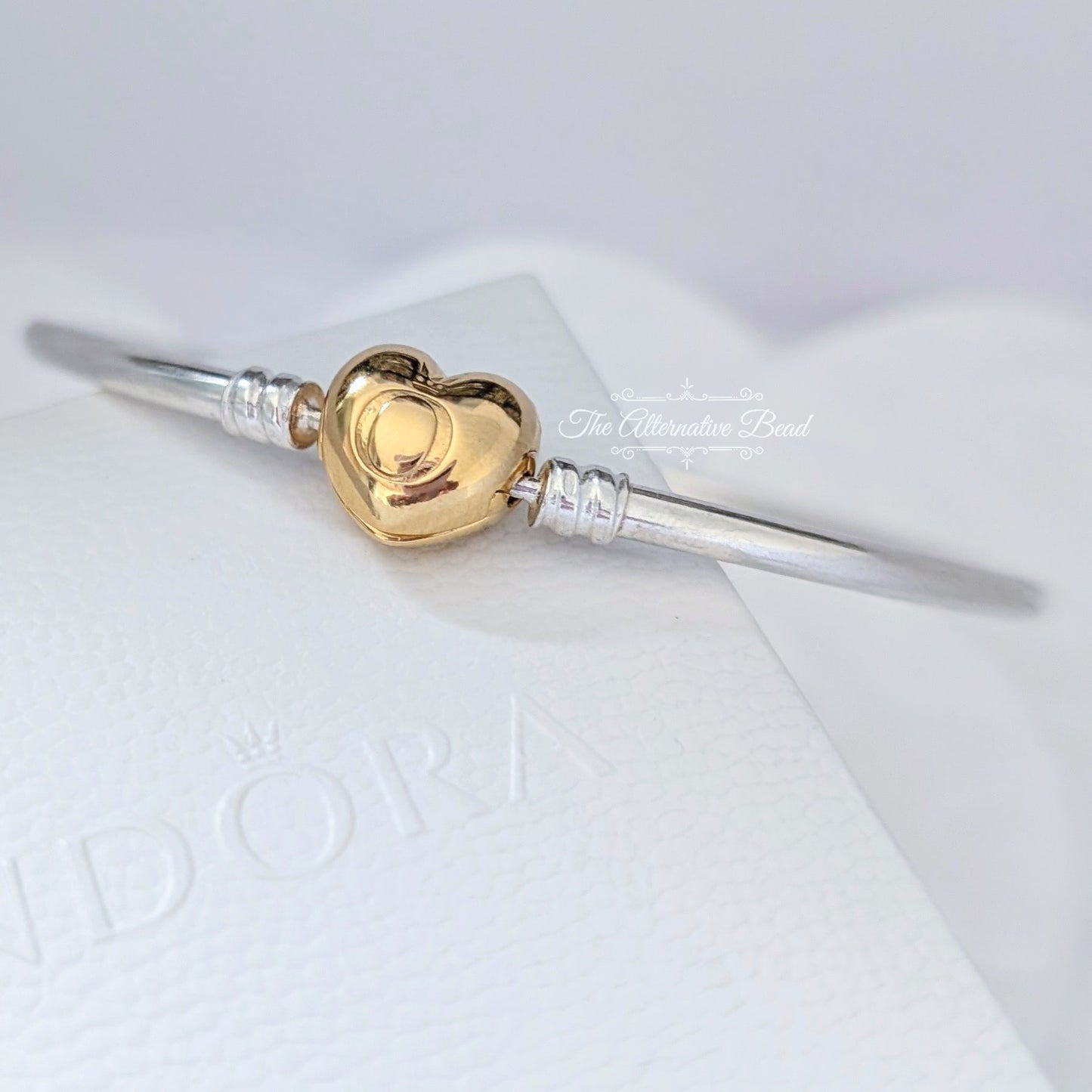 Bangle with Pandora Shine Heart Clasp