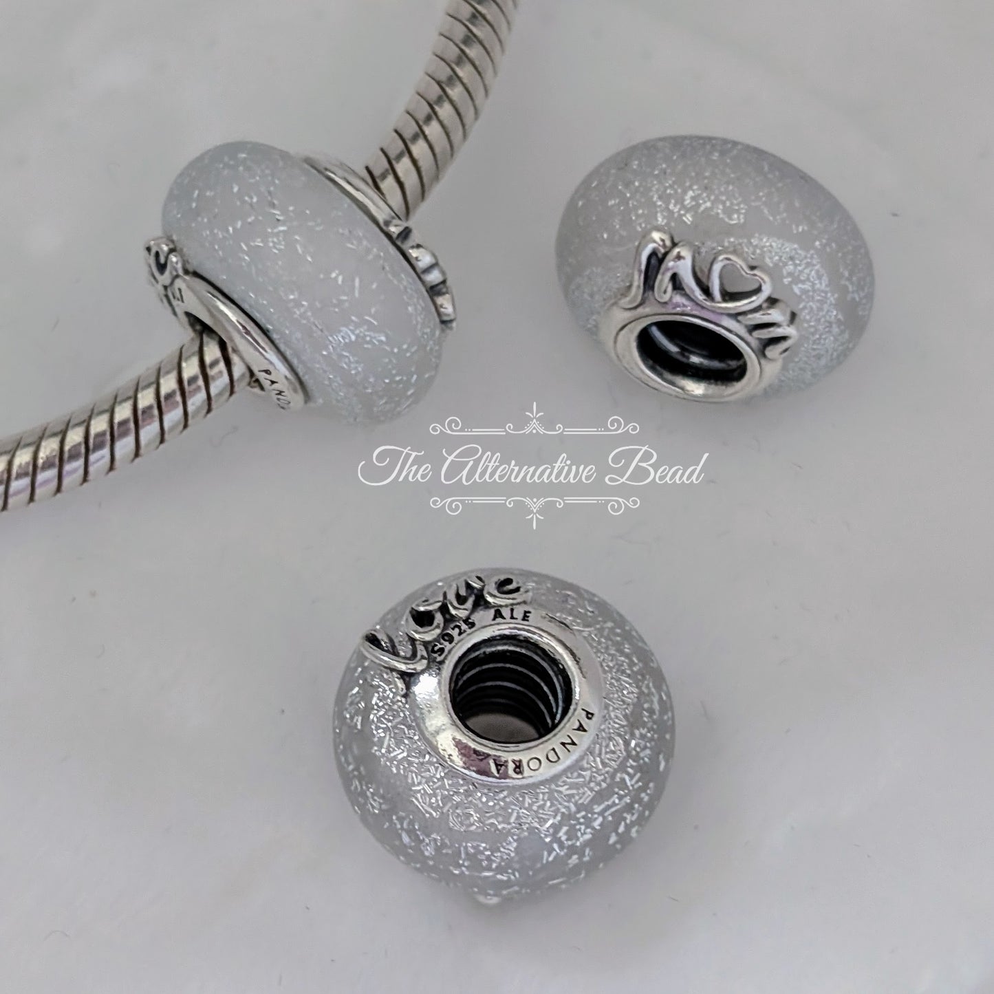 Pandora Mom and Love Murano white glass Bead by The Alternative Bead. Your official Pandora Retailer from Germany