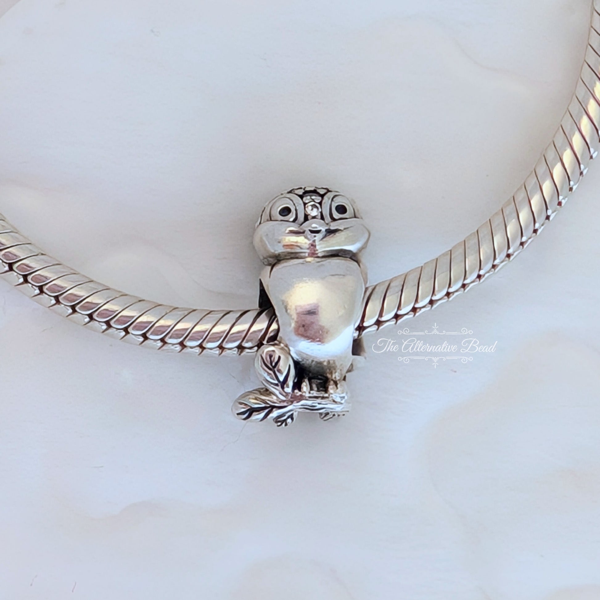 Disney x Pandora Snow White Bird Charm silver sterling-silver Bead by The Alternative Bead. Your official Disney x Pandora Retailer from Germany