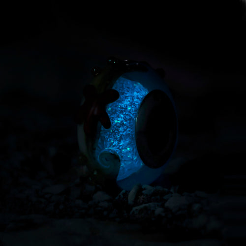 Elfbeads Starfish Shore Starlight blue; white; glow-in-the-dark; red glass Bead by The Alternative Bead. Your official Elfbeads Retailer from Germany
