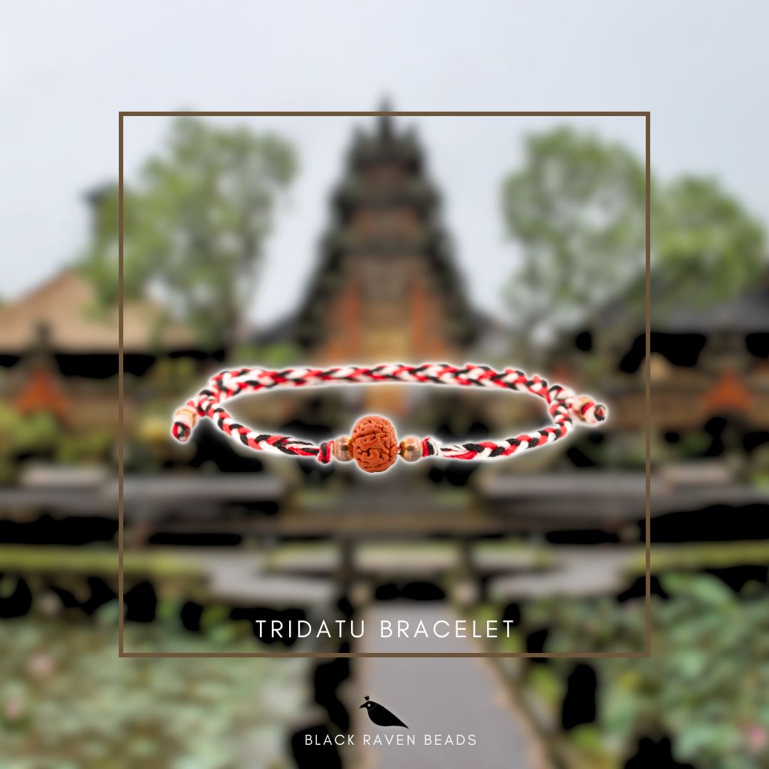 Black Raven Beads Tridatu Bracelet with Rudraksha Seed red fabric Bracelet by The Alternative Bead. Your official Black Raven Beads Retailer from Germany